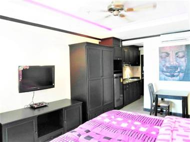 Beach condo Jomtien Pattaya great location