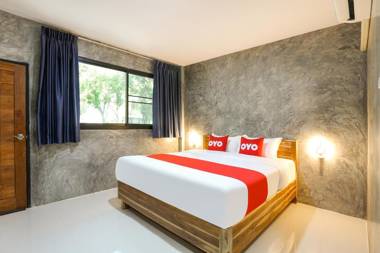 Vaccinated Staff - OYO 458 Nakorn Siam Boutique