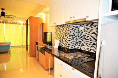 Pattaya Plaza Condotel large studio apartment Sukhumvit