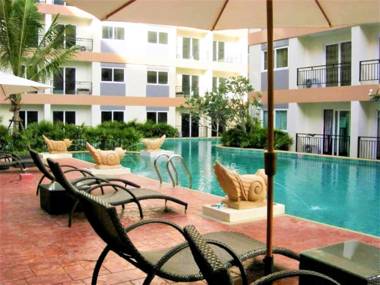 Park Lane studio apartment with swimming pool view Pattaya