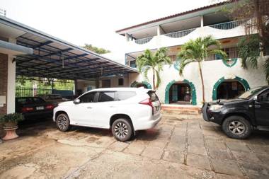 OYO 1003 Naklua House