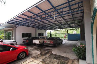 OYO 1003 Naklua House