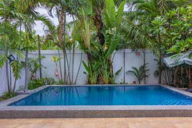 Bright 2 bedrooms private pool villa