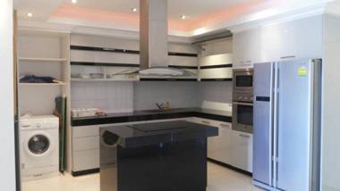 View Talay 6 Pattaya Beach Apartment by Honey