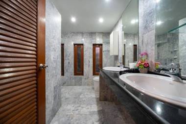 芭提雅พัทยาJomtien beach 500mLuxury Thai style 5BR pool VillaBBQ#118