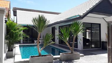 Pool Villa Pattaya - Walking Street C8