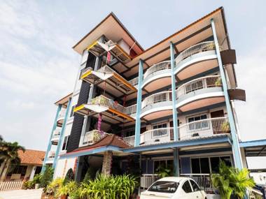 OYO 1157 Ploy Pailin Place