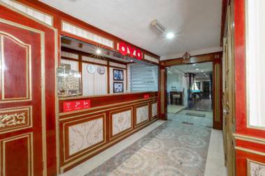 Vaccinated Staff - OYO 75328 Punjabi Junction