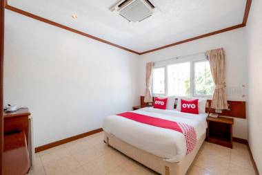 Vaccinated Staff - OYO 75328 Punjabi Junction