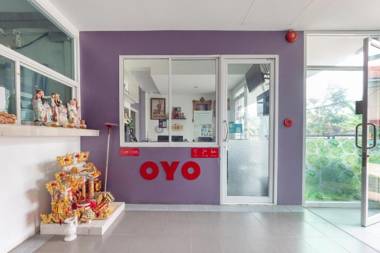 OYO 75363 V Place Apartment