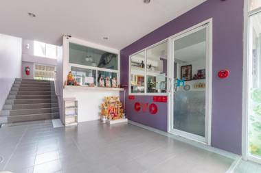 OYO 75363 V Place Apartment