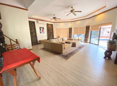 LUXURIOUS VIEW TALAY VILLA - PATTAYA HOLIDAY HOUSE