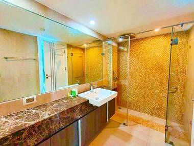 Centara Avenue Residence