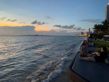 Veranda Residence by Beach House Camp