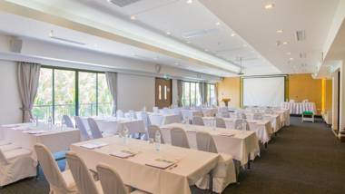 Holiday Ao Nang Beach Resort Krabi - SHA Extra Plus Certified