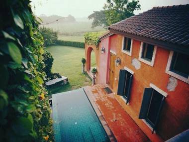 Her Glory Vacation Villa