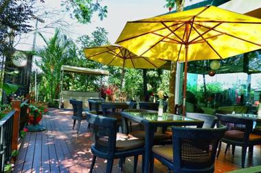 Montana Cotswolds Resort