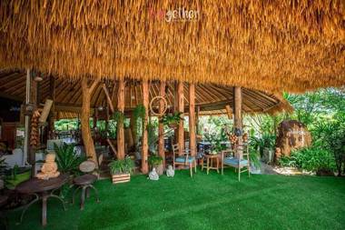 Dern Din Du Dao Resort