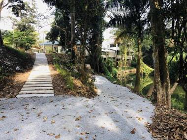 Maleena Garden at Lam Takhong Riverside