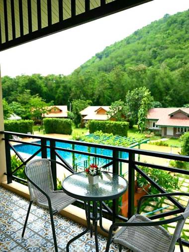 Palazzo Pavone Gallery & Resort