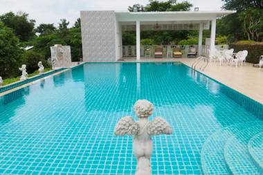 Baan Ing Khao Resort