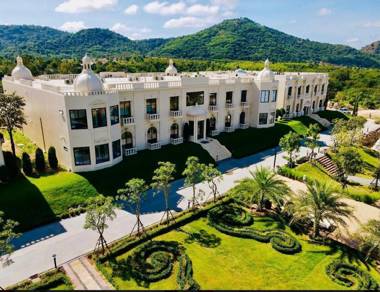 Jupiter Trevi Resort and Spa