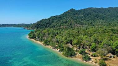 The Tropical Beach Resort