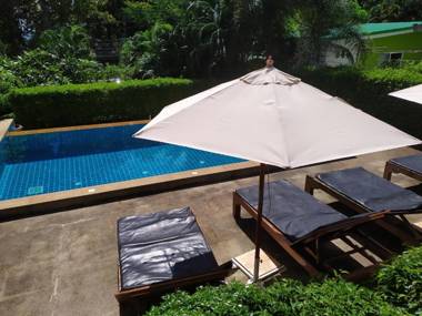 Baansanook Bungalows & Pool