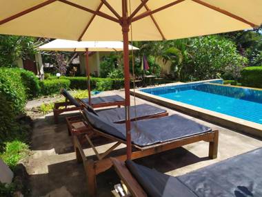 Baansanook Bungalows & Pool