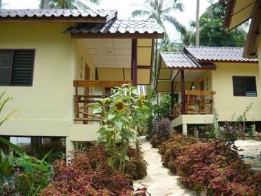 Day Night Bungalow & Bar