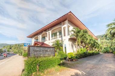 OYO 918 Kachapol Hotel