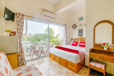 Vaccinated Staff - OYO 906 Bann One Love