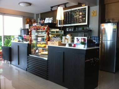 Home Place Lopburi Hotel