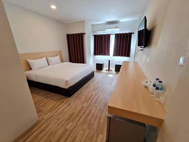 The charlotte smart hotel lopburi