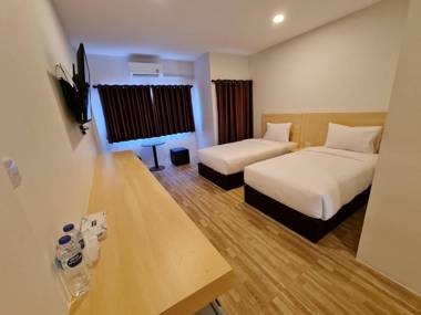 The charlotte smart hotel lopburi
