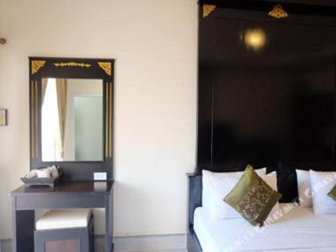 JRD Grand Place Hotel