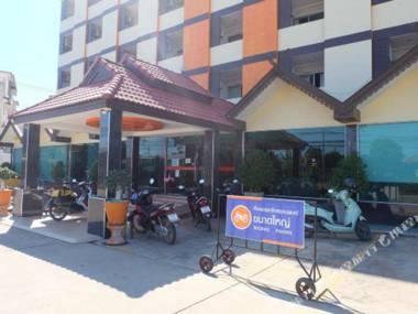 JRD Grand Place Hotel