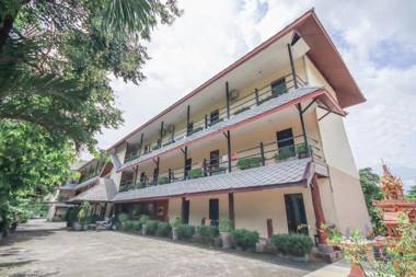 Vaccinated Staff -OYO 1145 Prickhom Garden Hotel