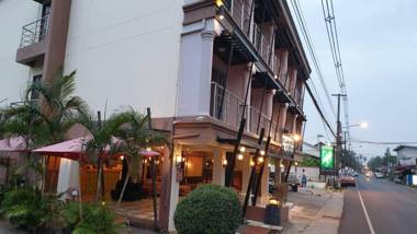 Baan Rim Khong Hotel