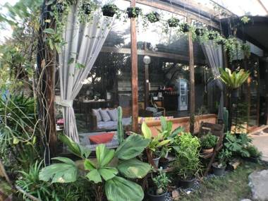 Laan Rab Lom Home & Cafe'