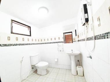 บ้านใต้แสงจันทร์ รีสอร์ท (Sublunary Resort )