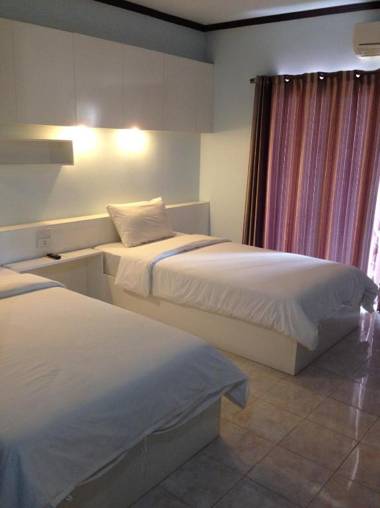 Chonlapruk Lakeside Hotel