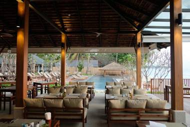 Banana Fan Sea Resort - SHA Extra Plus Certified