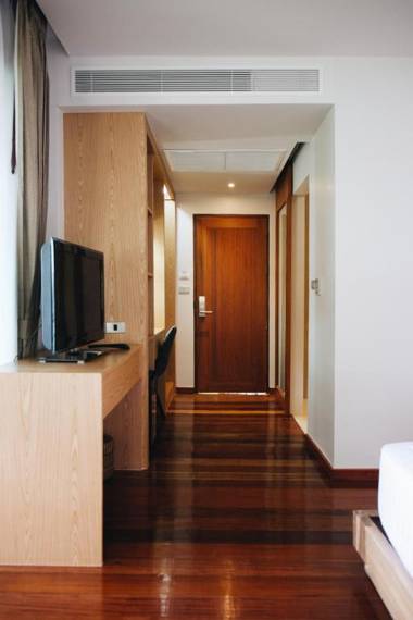 Coral Cliff Beach Resort Samui - SHA Plus