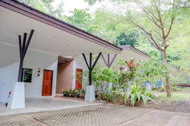 Vaccinated Staff - OYO 943 Siva Buri