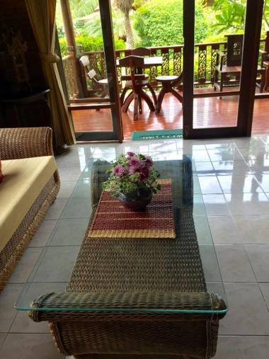 Baan Laem Noi Villa's