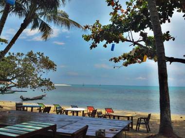 Think & Retro Cafe Lipa Noi Samui