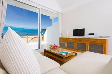B1 Luxury Beachfront Apartments