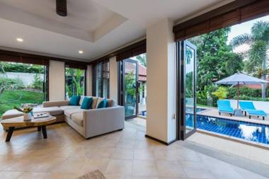 Villa Divina - Private Pool Villa 250m to Beach