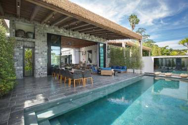 Clay Beach Samui (Luxury Beachfront Villa 2)